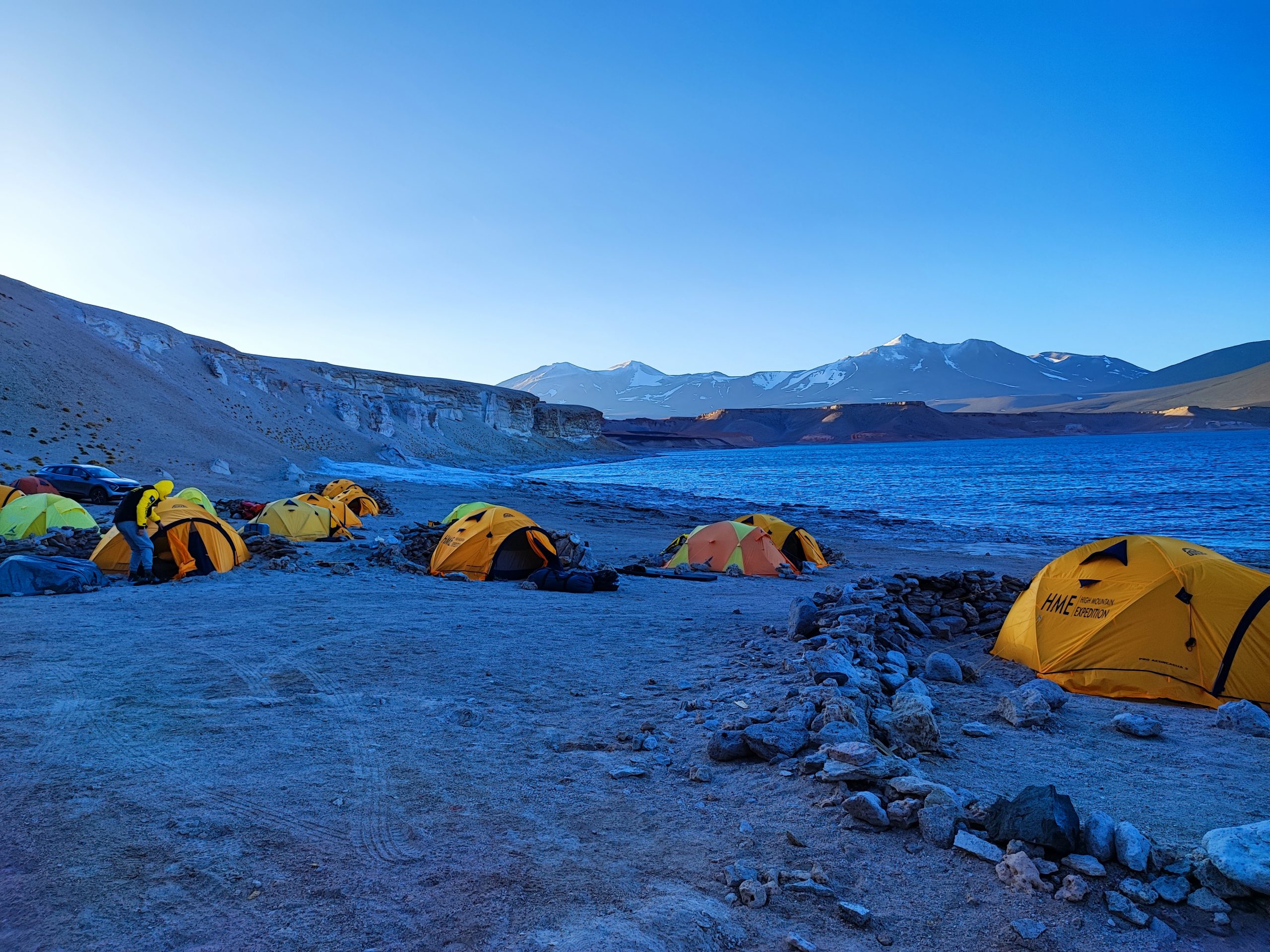 ojos del salado base camp